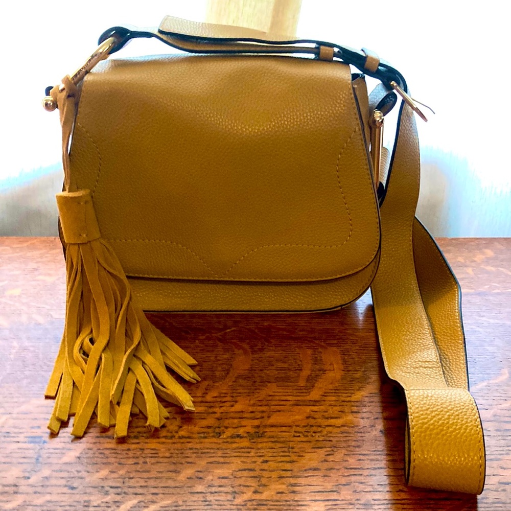 BNWOT Vince Camuto leather saddle bag, rich caramel tan color